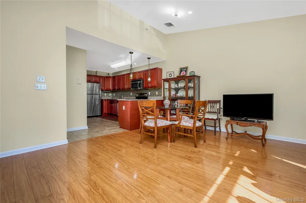 212 Willow Lane Valley Stream, NY 11580