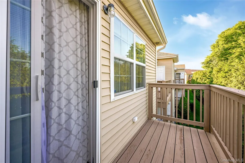 212 Willow Lane Valley Stream, NY 11580