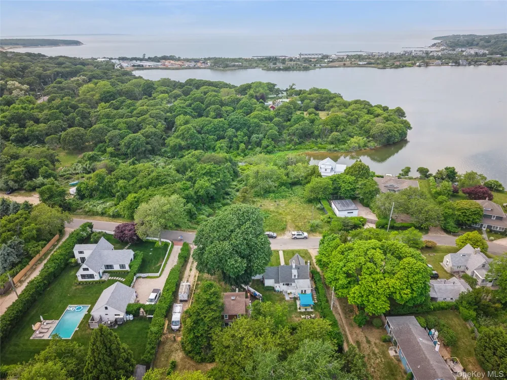 89 S Elroy Drive Montauk, NY 11954