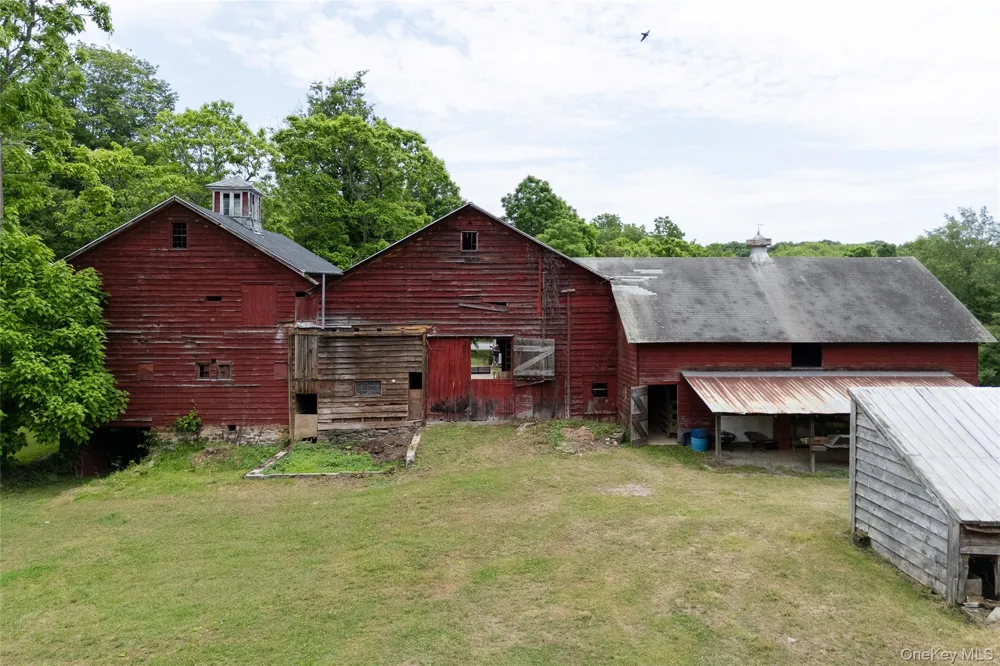 7115 Albany Post Road Rhinebeck, NY 12572