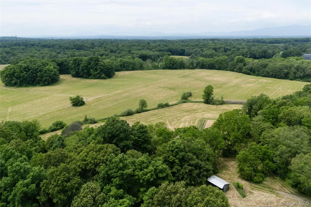 7115 Albany Post Road Rhinebeck, NY 12572
