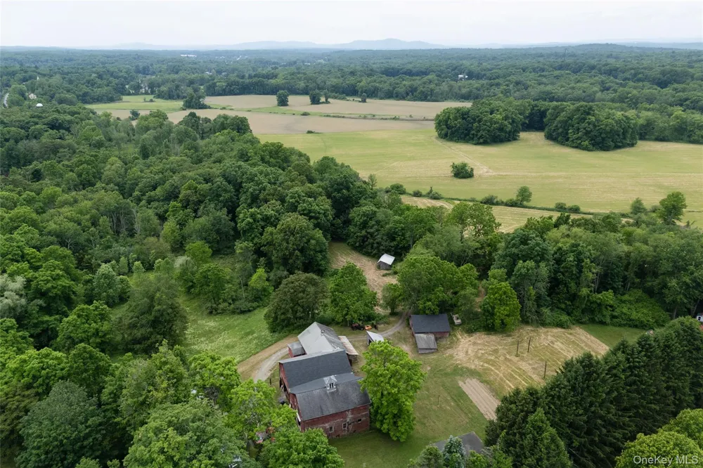 7115 Albany Post Road Rhinebeck, NY 12572