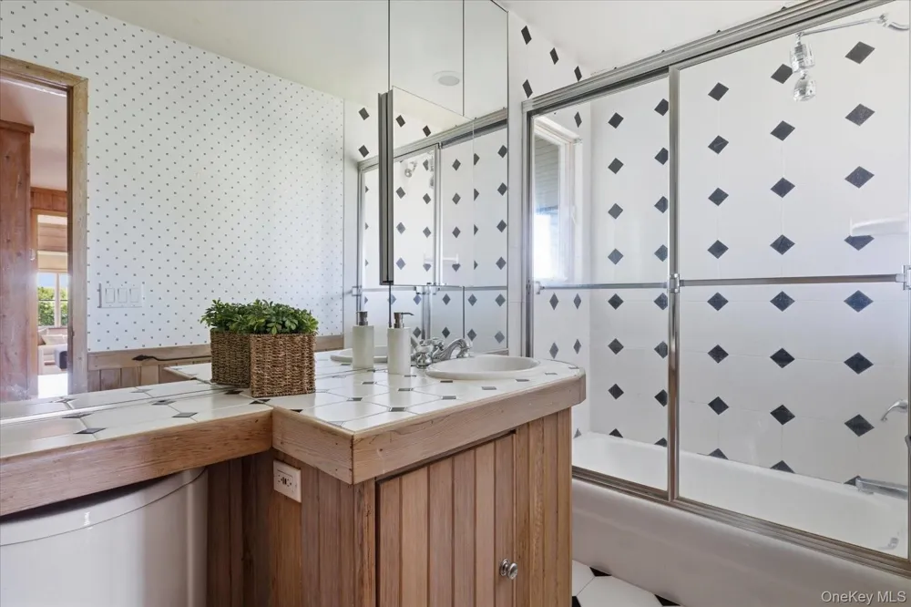 137 Sandune Court Sagaponack, NY 11962