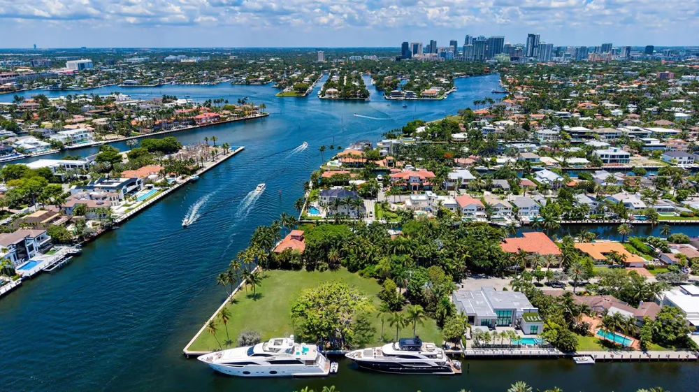 1000 Riviera Isle Drive Fort Lauderdale, FL 33301