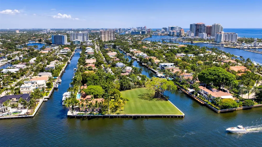 1000 Riviera Isle Drive Fort Lauderdale, FL 33301
