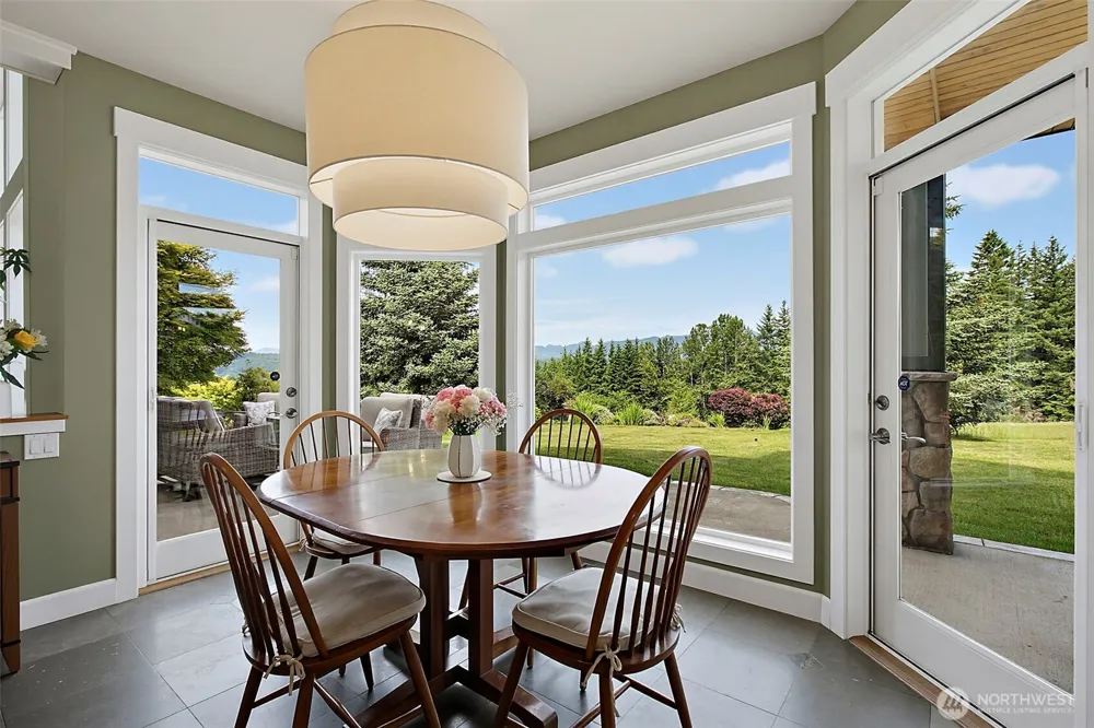 6402 Fairway Place SE Snoqualmie, WA 98065