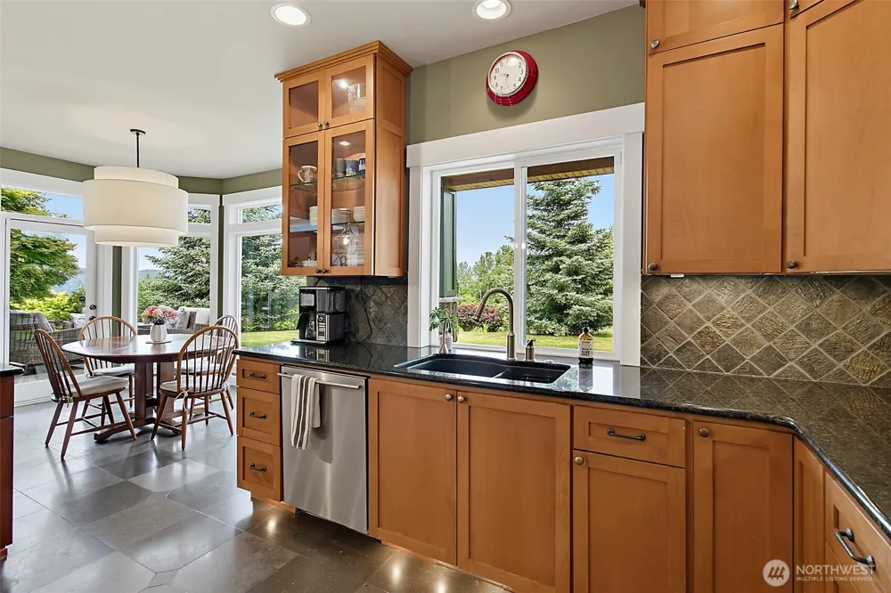 6402 Fairway Place SE Snoqualmie, WA 98065