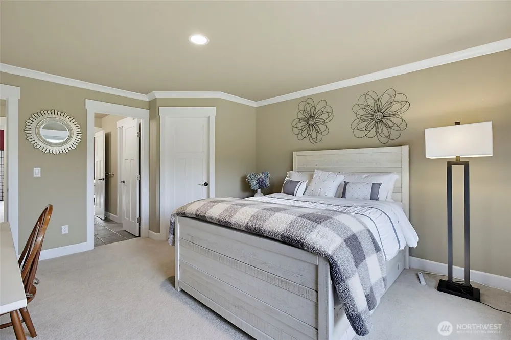 6402 Fairway Place SE Snoqualmie, WA 98065