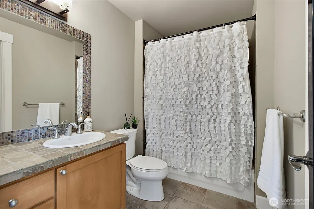 6402 Fairway Place SE Snoqualmie, WA 98065