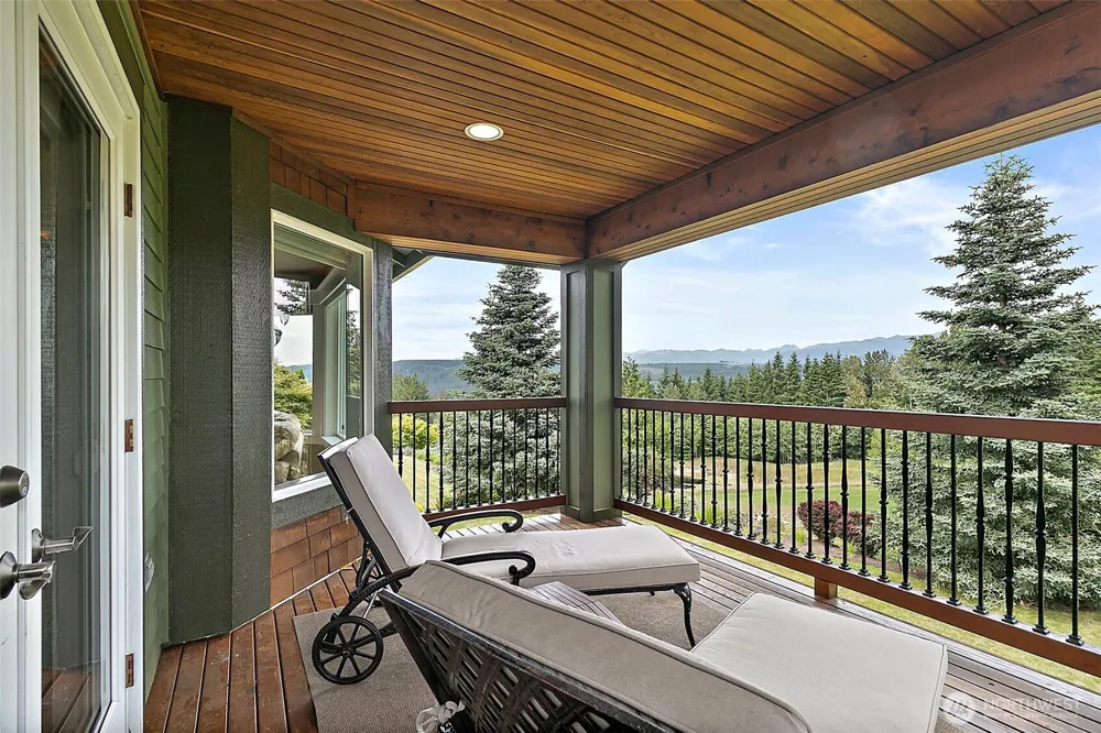 6402 Fairway Place SE Snoqualmie, WA 98065
