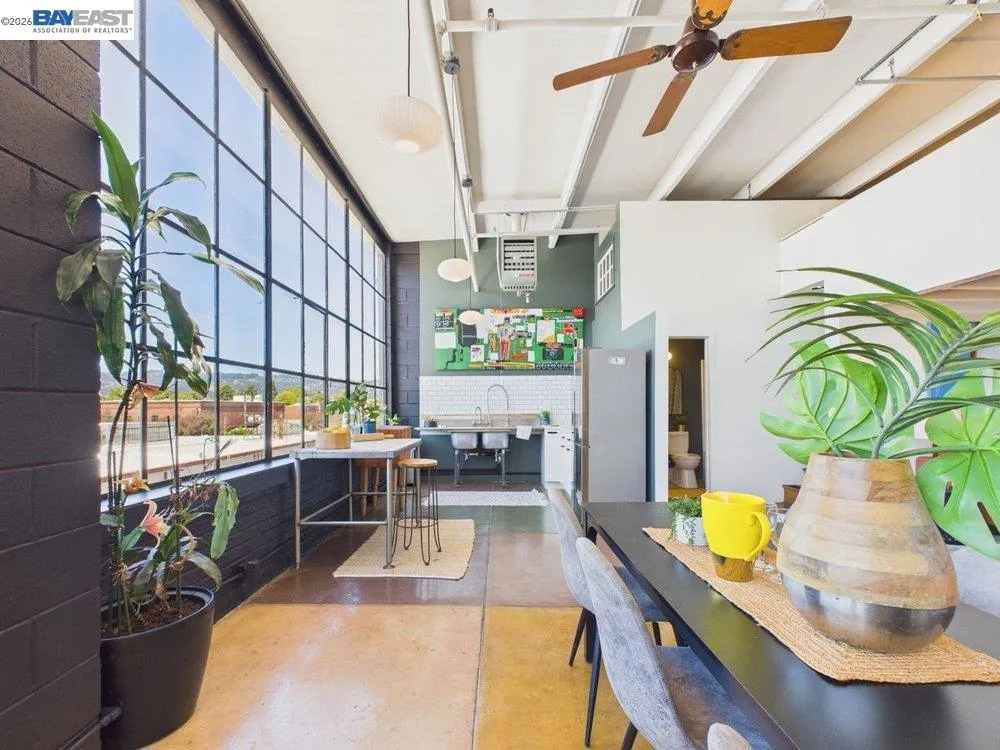 4053 Harlan St #315 Emeryville, CA 94608