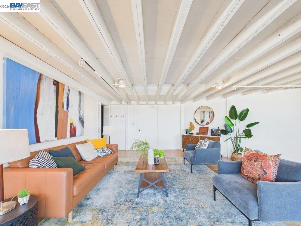 4053 Harlan St #315 Emeryville, CA 94608