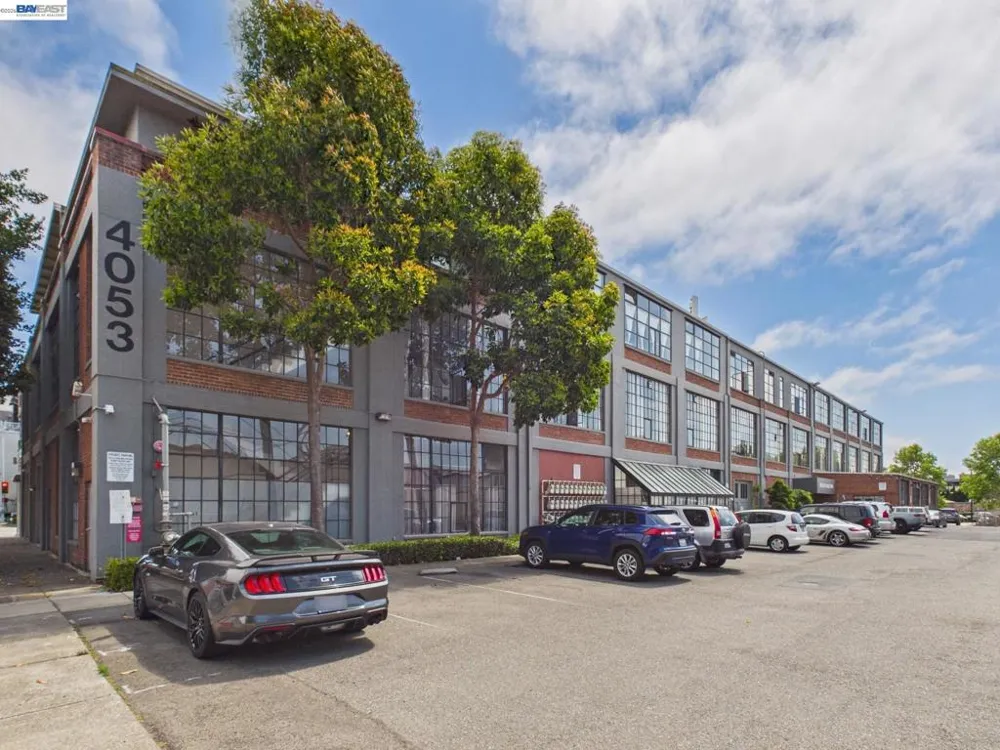 4053 Harlan St #315 Emeryville, CA 94608