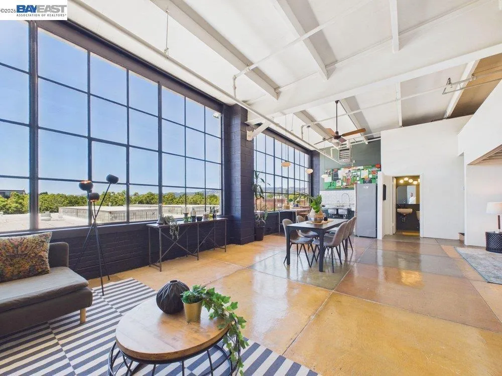 4053 Harlan St #315 Emeryville, CA 94608
