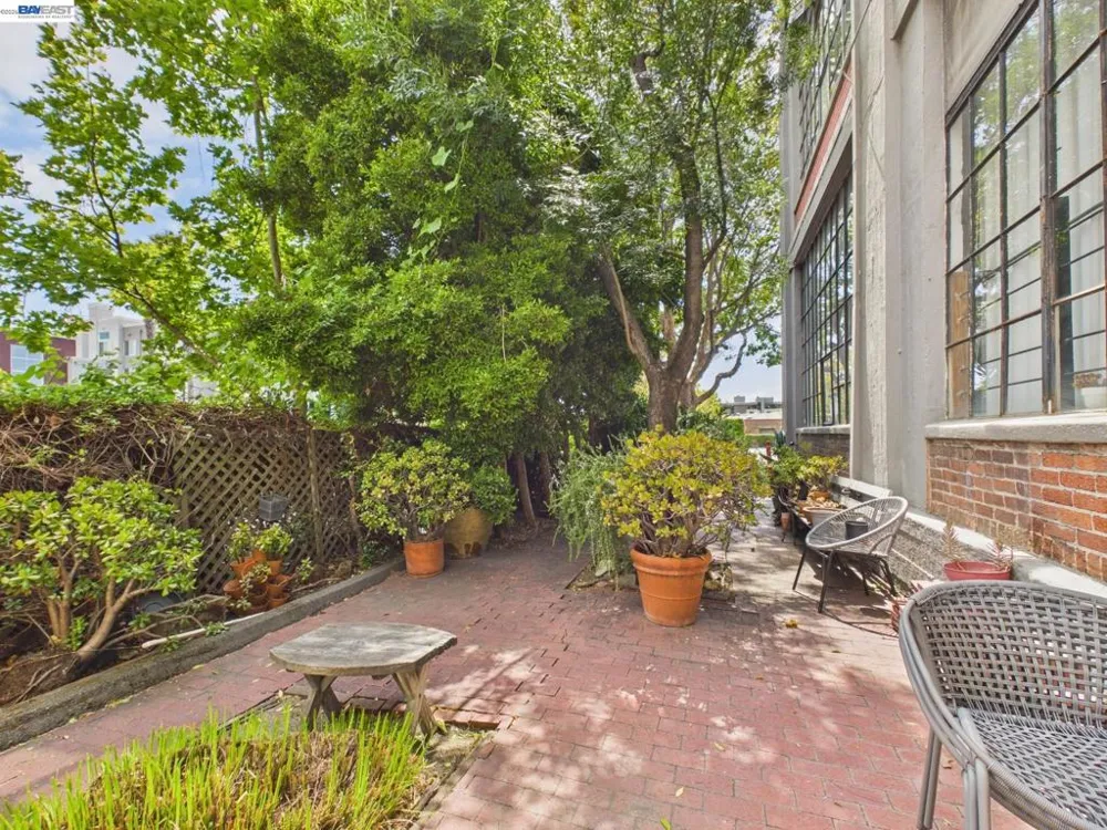 4053 Harlan St #315 Emeryville, CA 94608