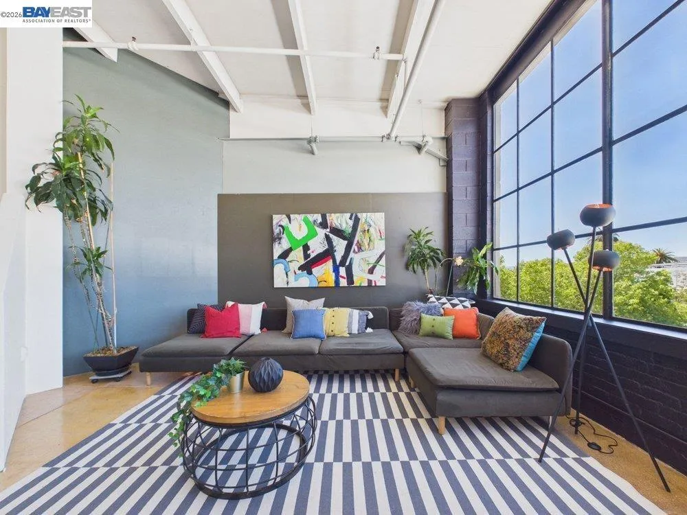 4053 Harlan St #315 Emeryville, CA 94608
