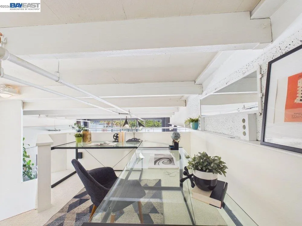4053 Harlan St #315 Emeryville, CA 94608