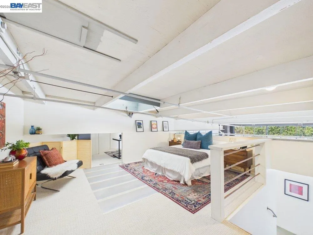 4053 Harlan St #315 Emeryville, CA 94608
