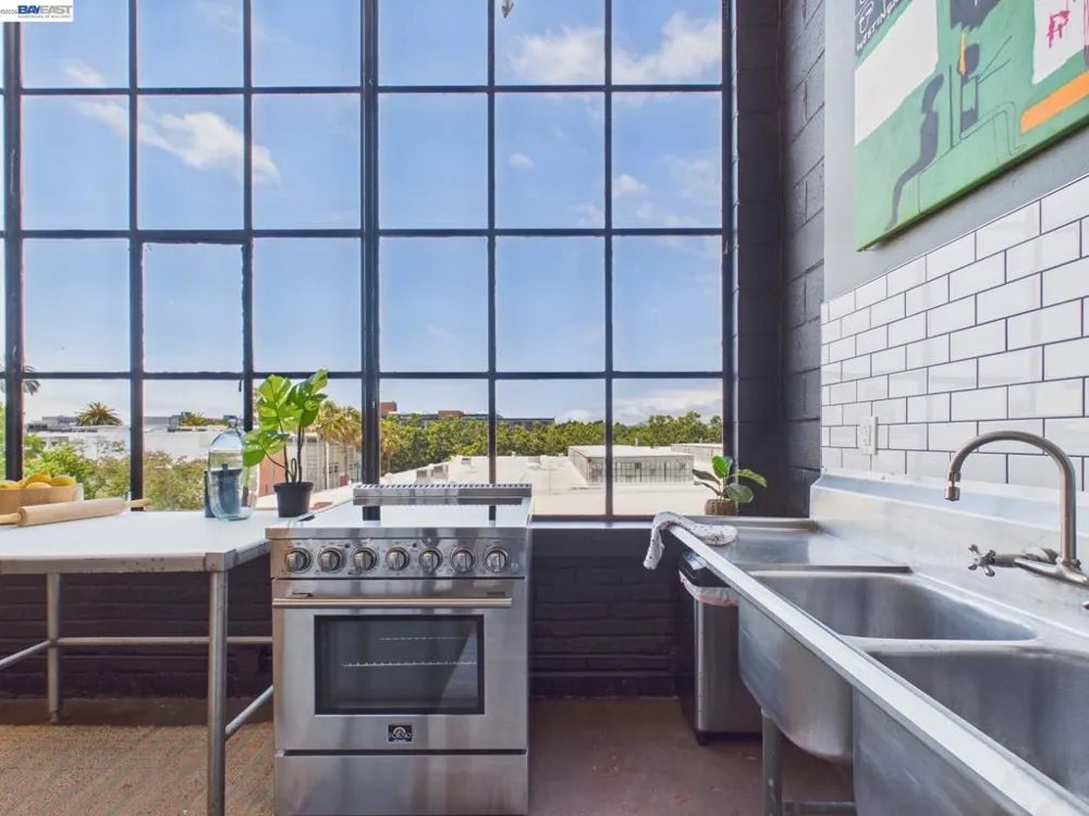 4053 Harlan St #315 Emeryville, CA 94608