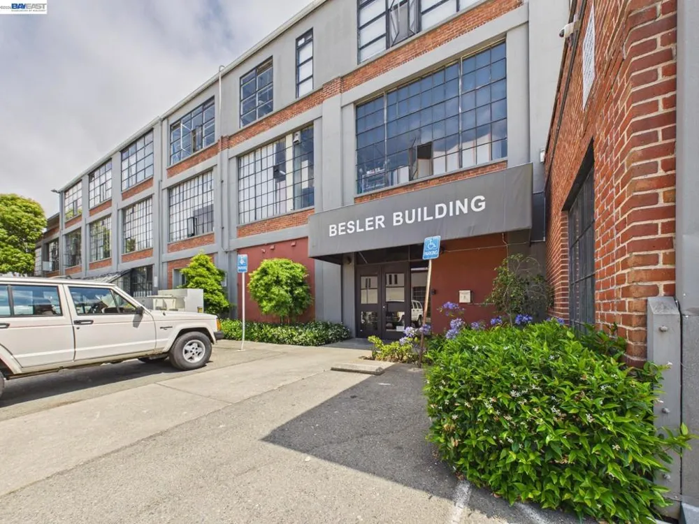 4053 Harlan St #315 Emeryville, CA 94608