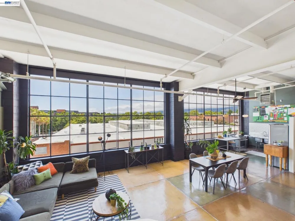 4053 Harlan St #315 Emeryville, CA 94608