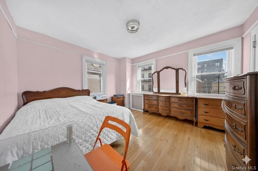 4084 Denman Street Elmhurst, NY 11373