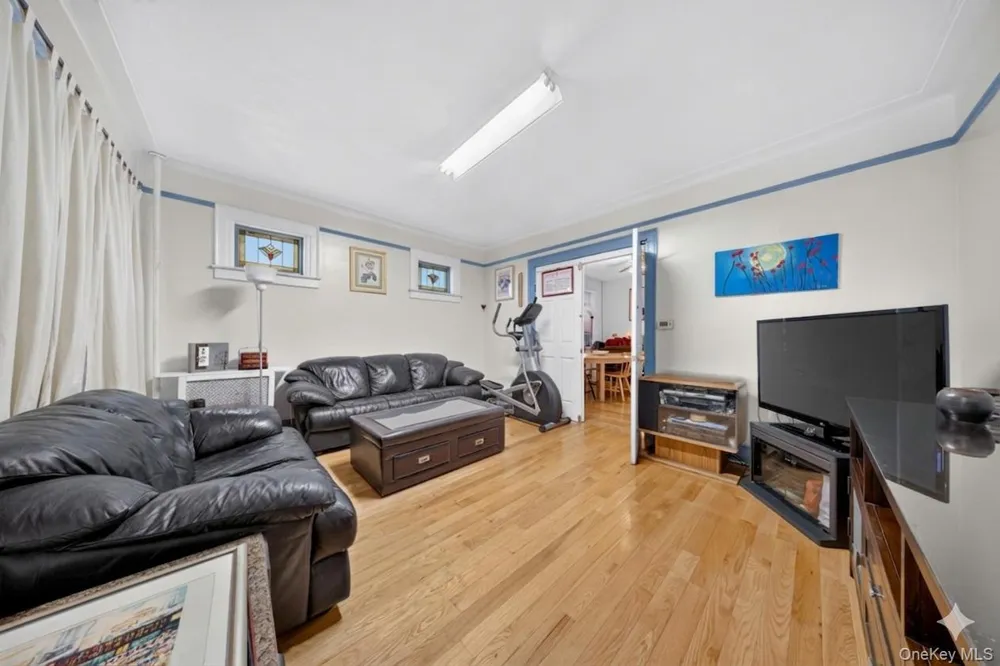 4084 Denman Street Elmhurst, NY 11373