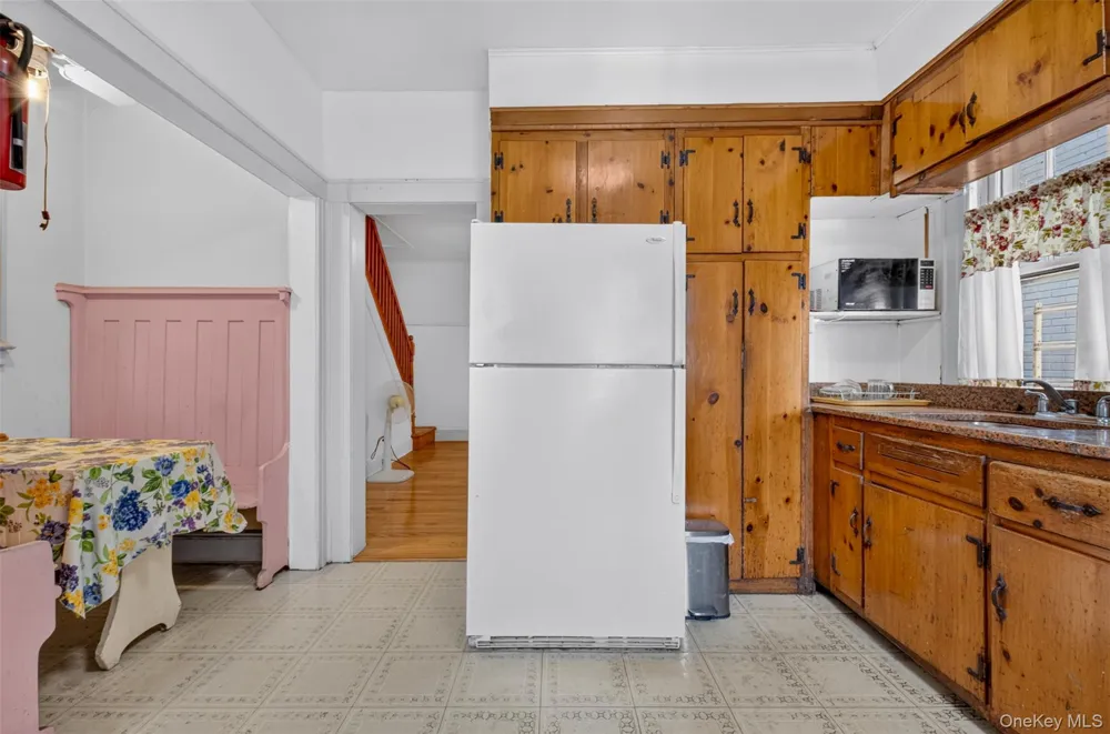 4084 Denman Street Elmhurst, NY 11373
