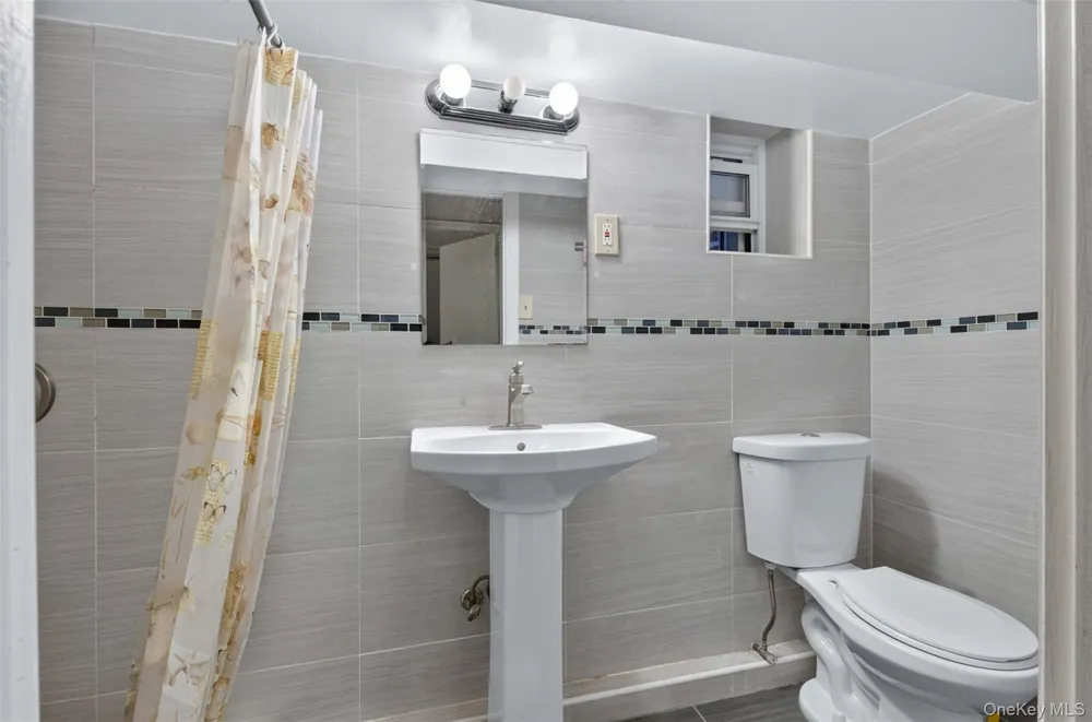 4084 Denman Street Elmhurst, NY 11373