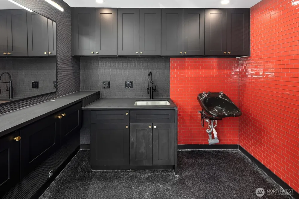 2332 E Cherry Street Seattle, WA 98122