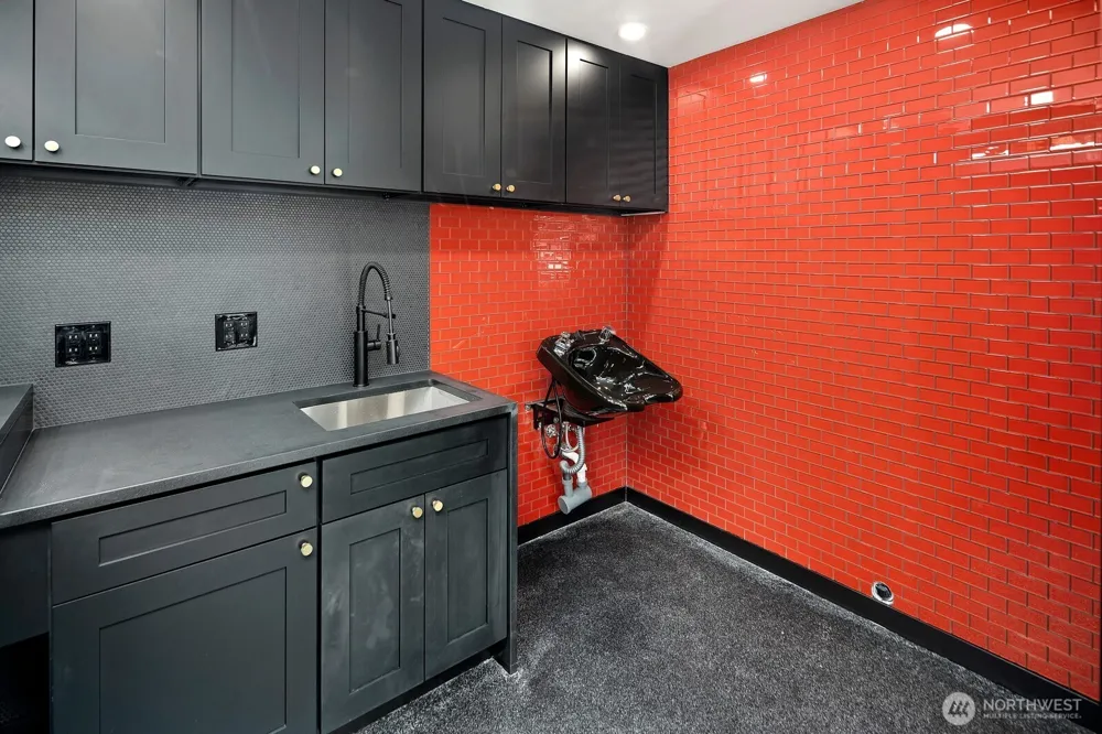 2332 E Cherry Street Seattle, WA 98122