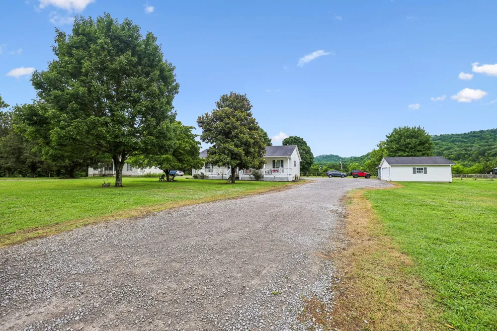 225 Woodbury Hwy Liberty, TN 37095