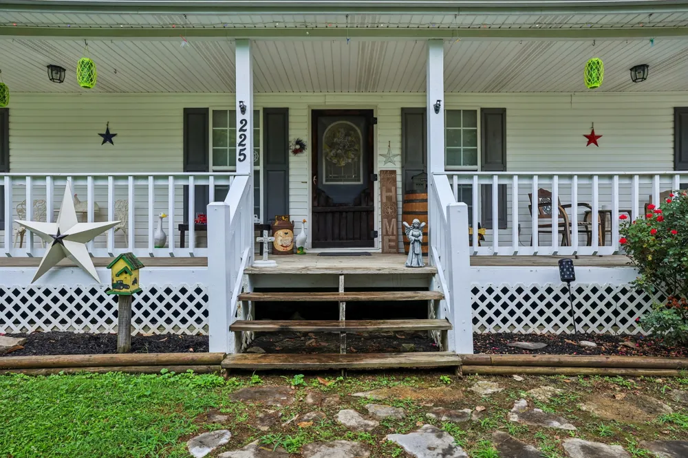 225 Woodbury Hwy Liberty, TN 37095