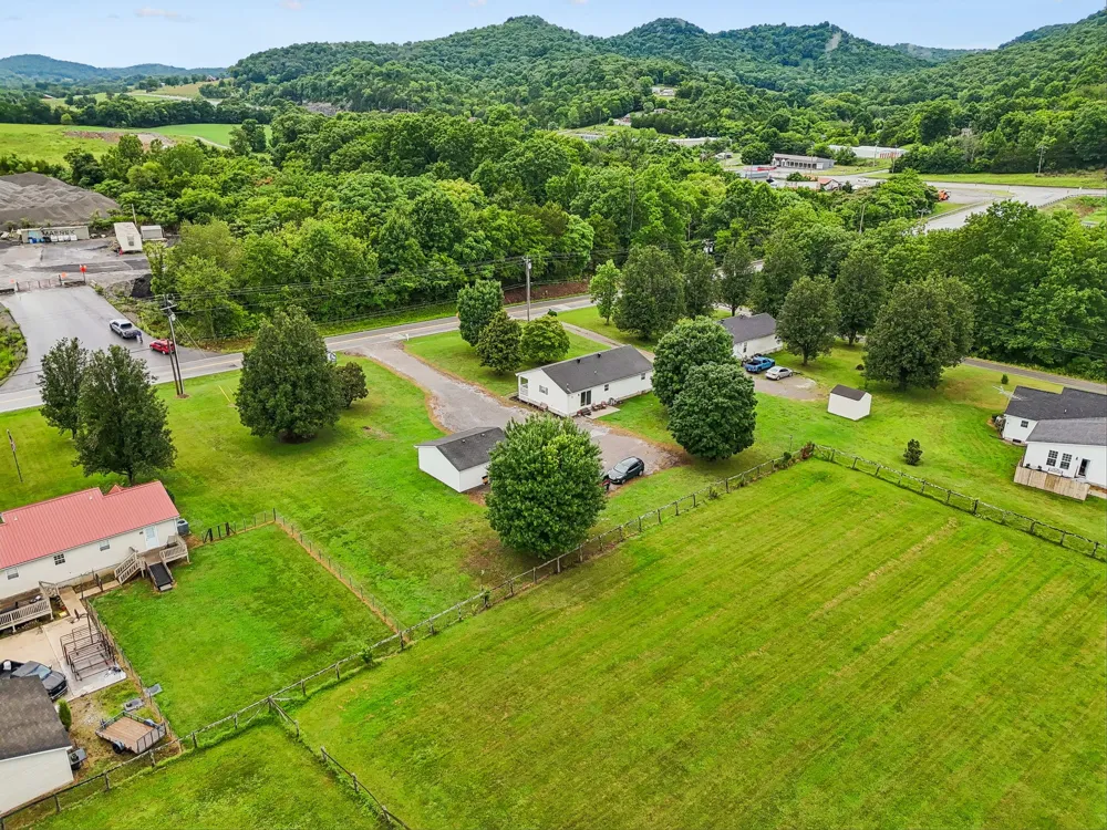 225 Woodbury Hwy Liberty, TN 37095