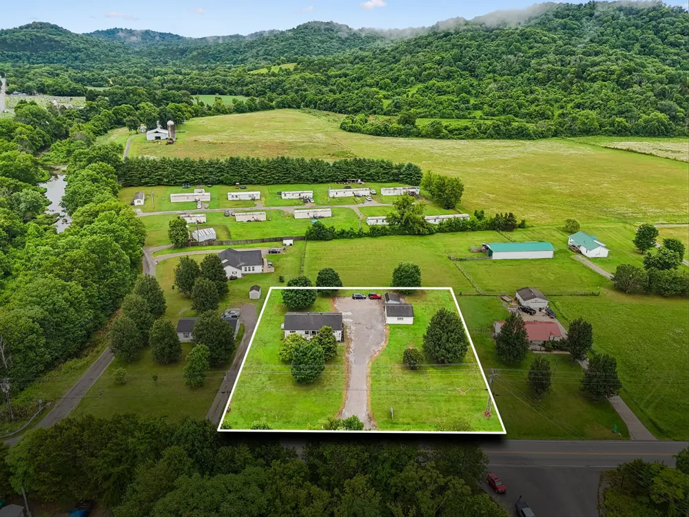 225 Woodbury Hwy Liberty, TN 37095