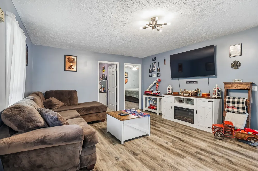 225 Woodbury Hwy Liberty, TN 37095