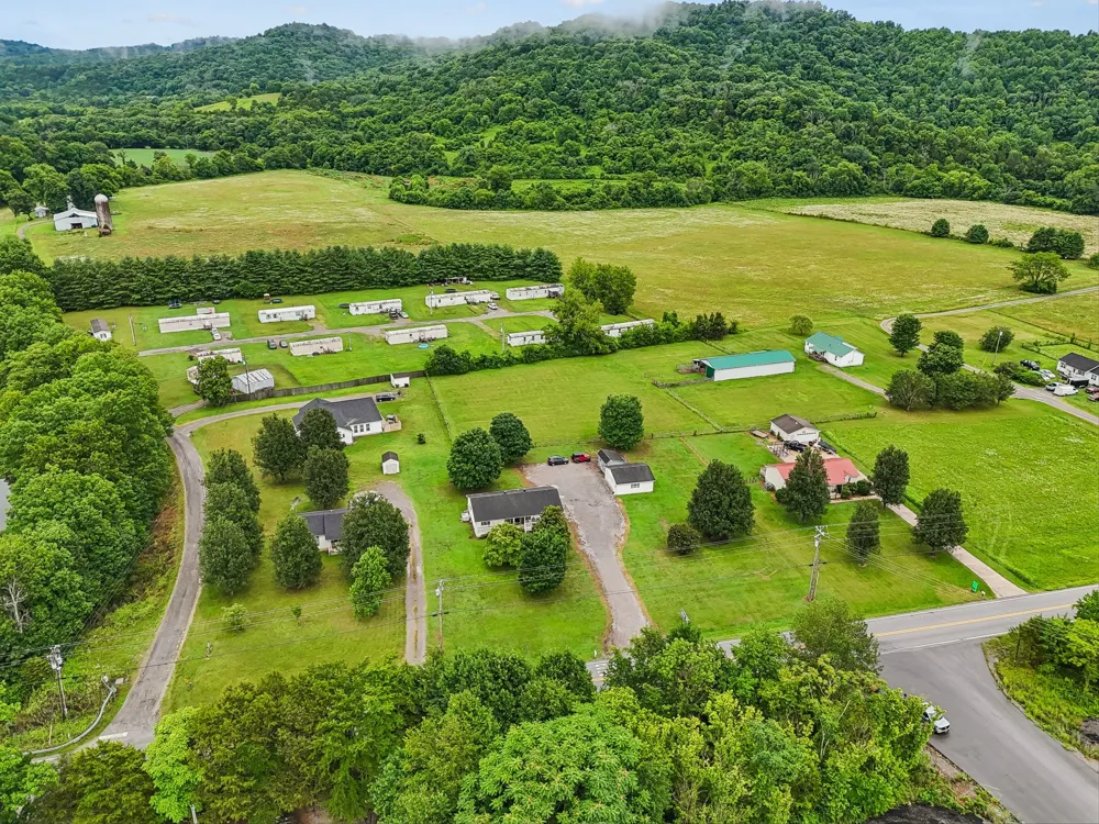 225 Woodbury Hwy Liberty, TN 37095