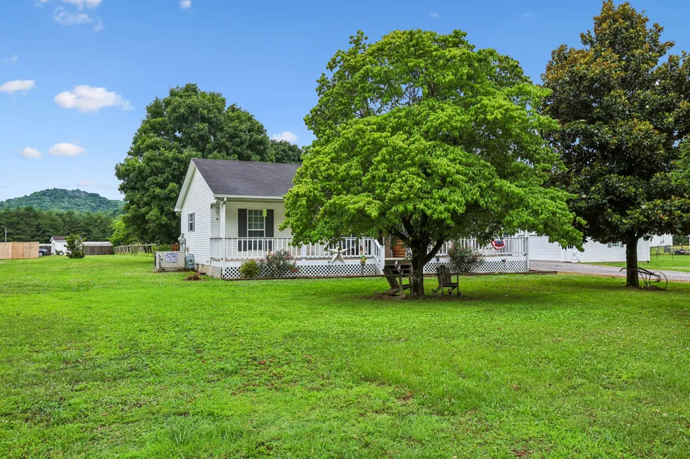 225 Woodbury Hwy Liberty, TN 37095