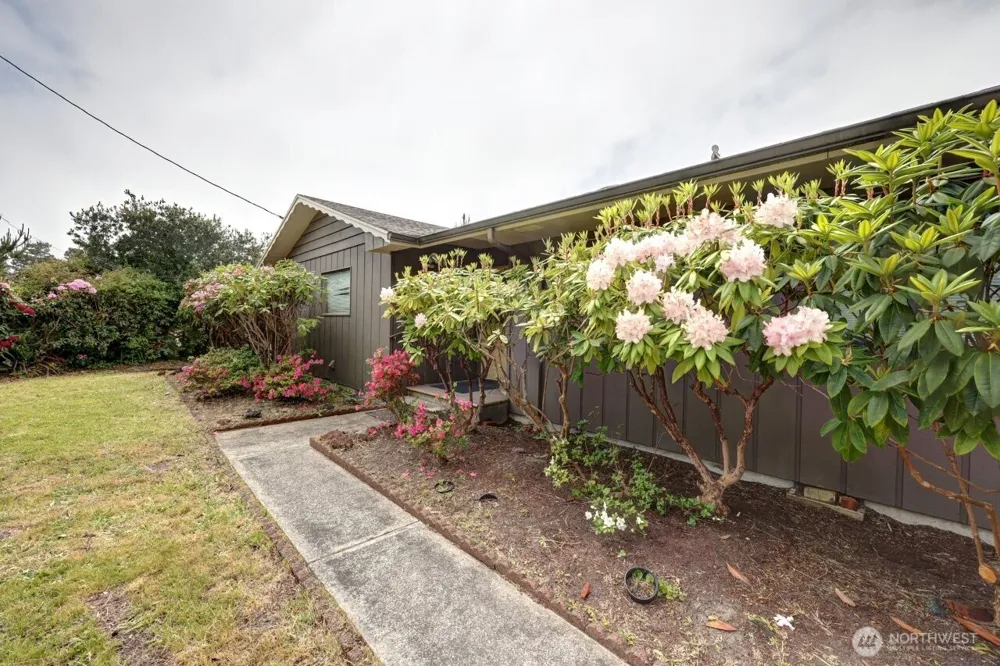 30011 J PLACE Ocean Park, WA 98640