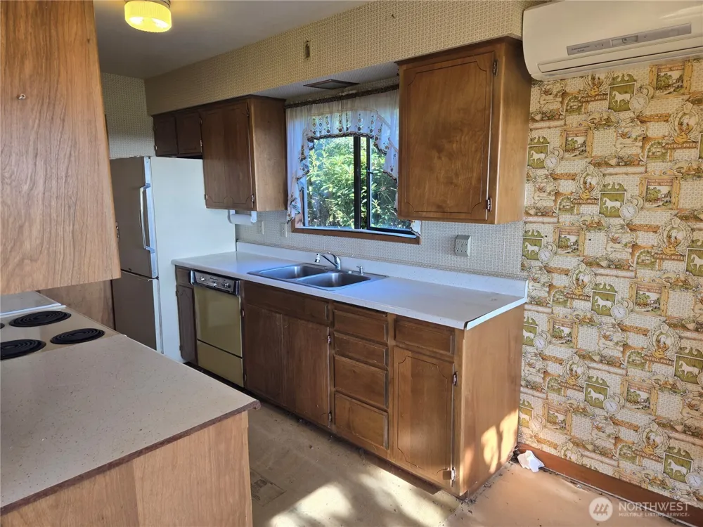 30011 J PLACE Ocean Park, WA 98640