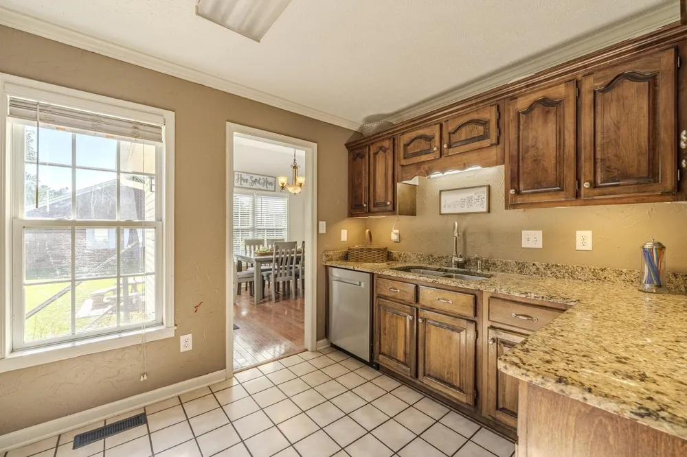 15 JH WINBORN LN Savannah, TN 38372