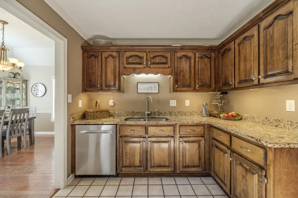 15 JH WINBORN LN Savannah, TN 38372