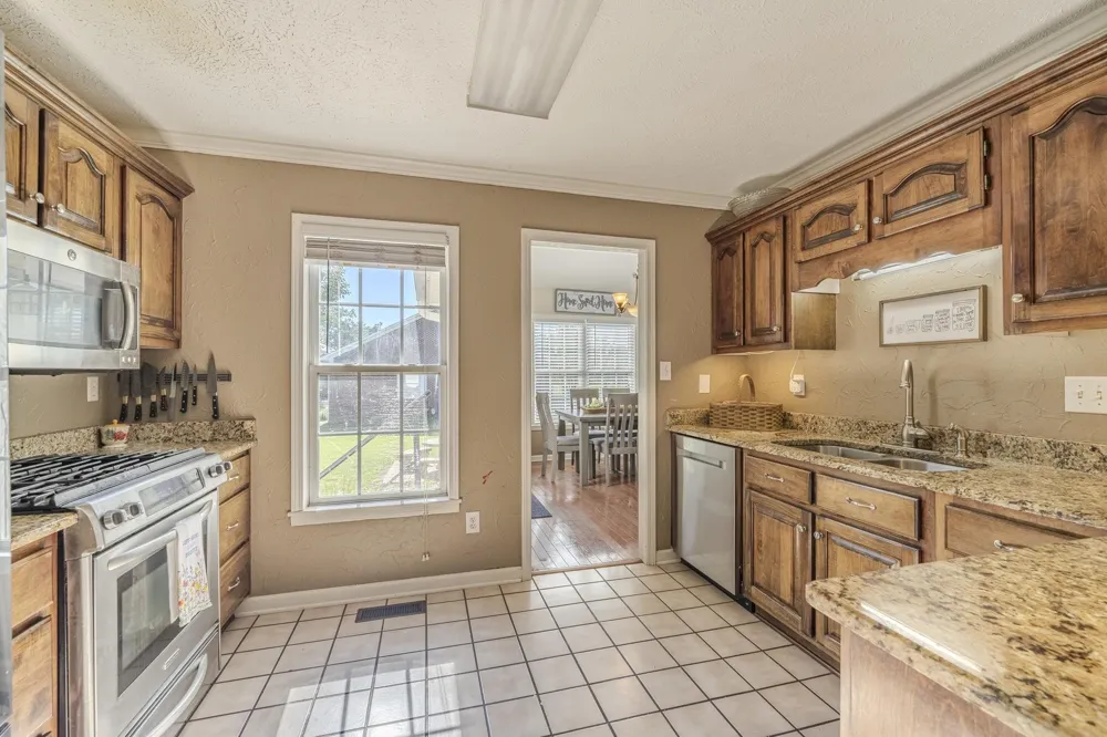 15 JH WINBORN LN Savannah, TN 38372
