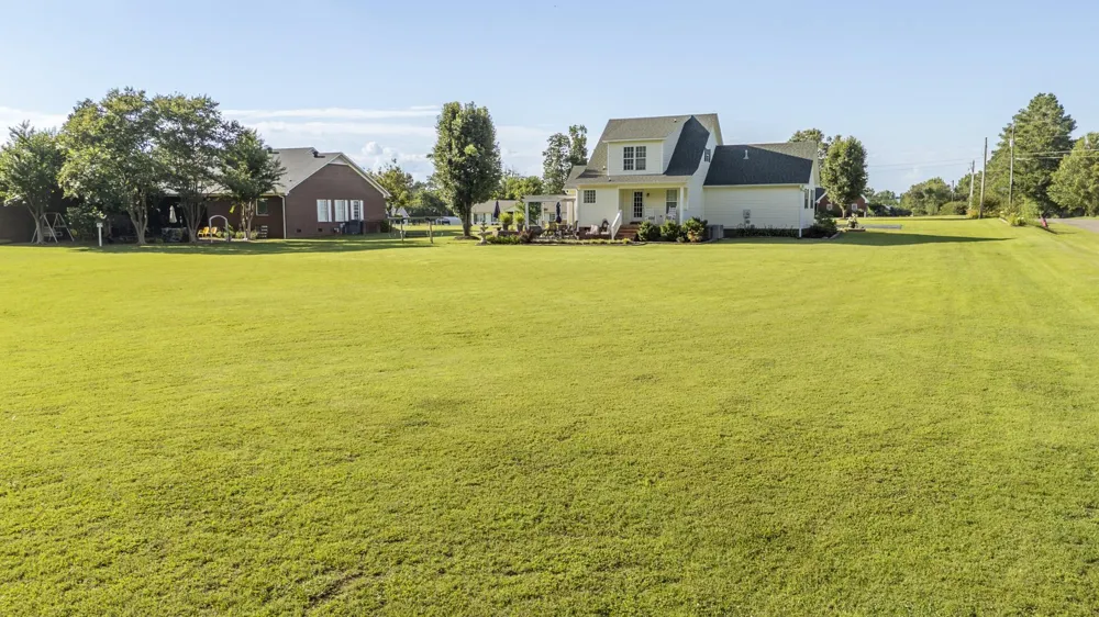 15 JH WINBORN LN Savannah, TN 38372