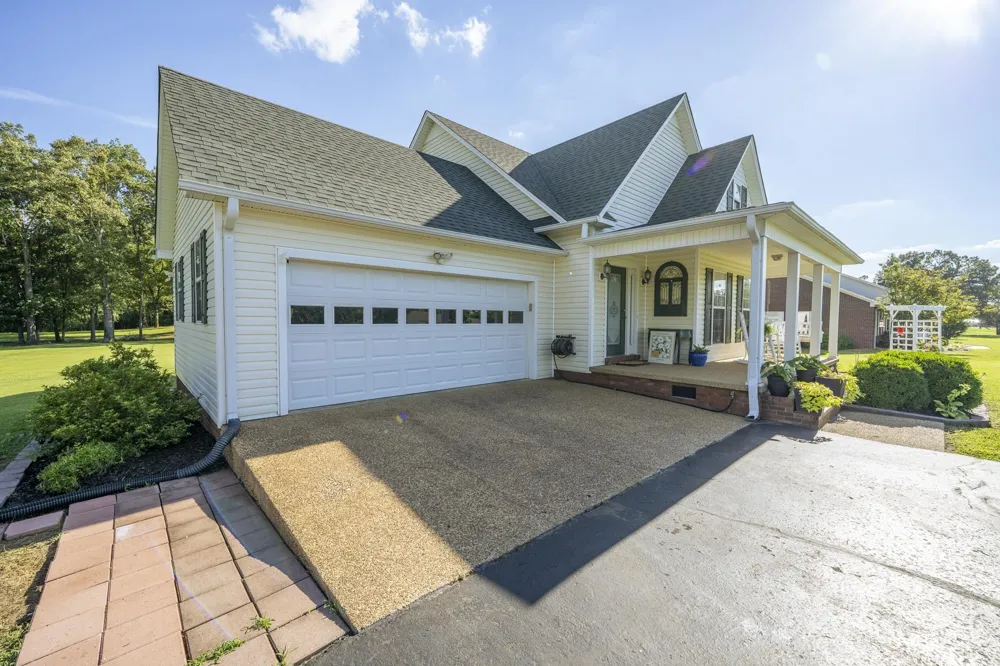 15 JH WINBORN LN Savannah, TN 38372