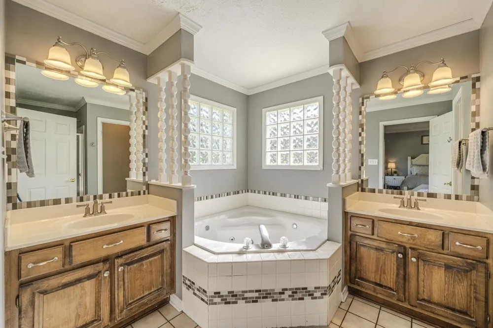15 JH WINBORN LN Savannah, TN 38372