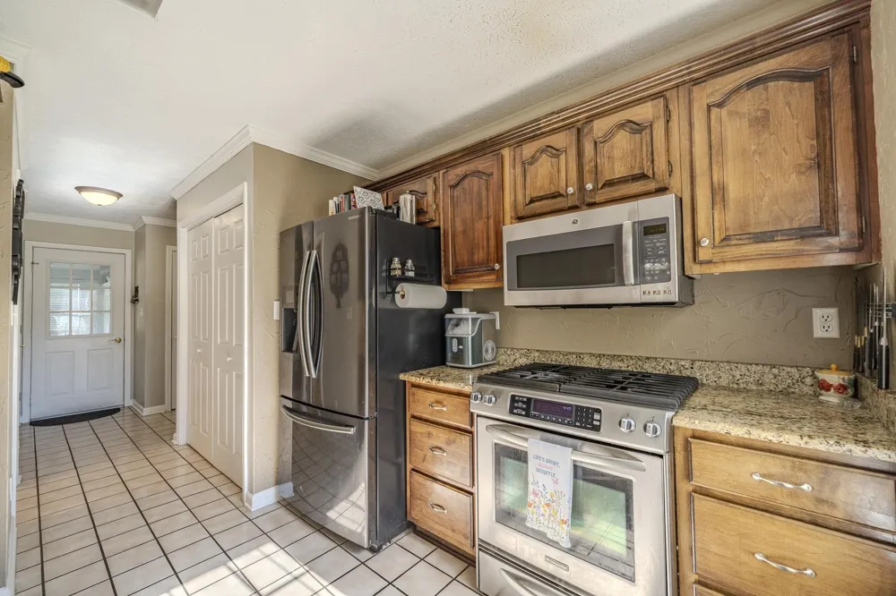 15 JH WINBORN LN Savannah, TN 38372