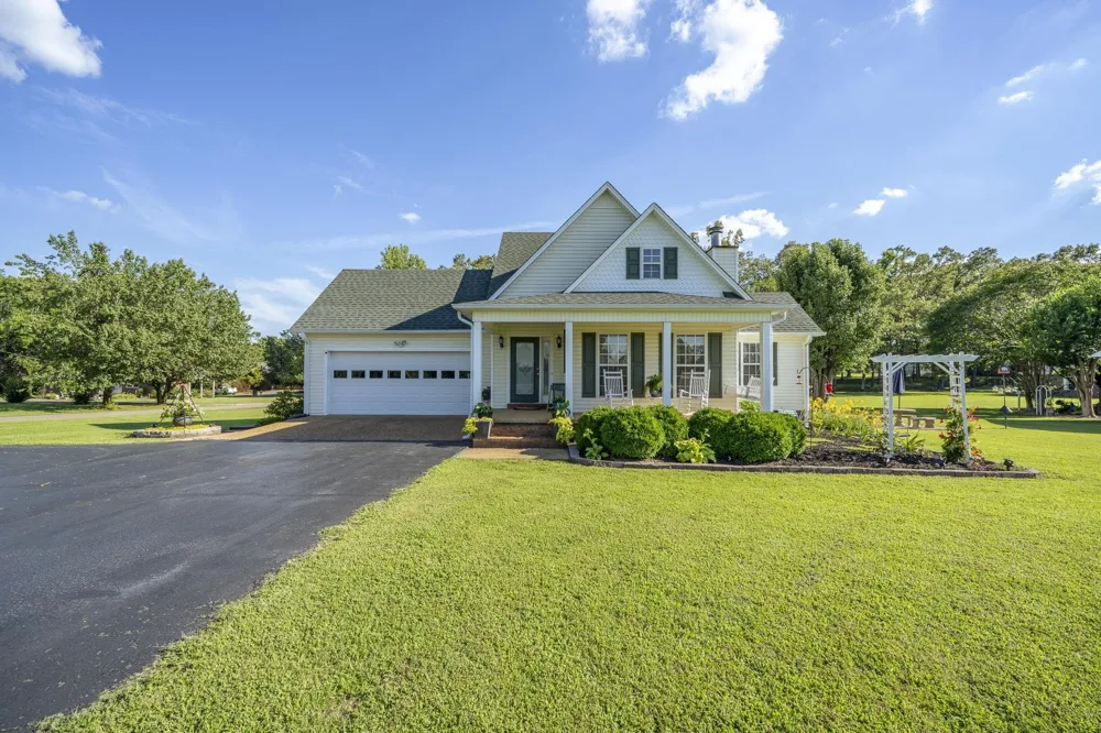 15 JH WINBORN LN Savannah, TN 38372