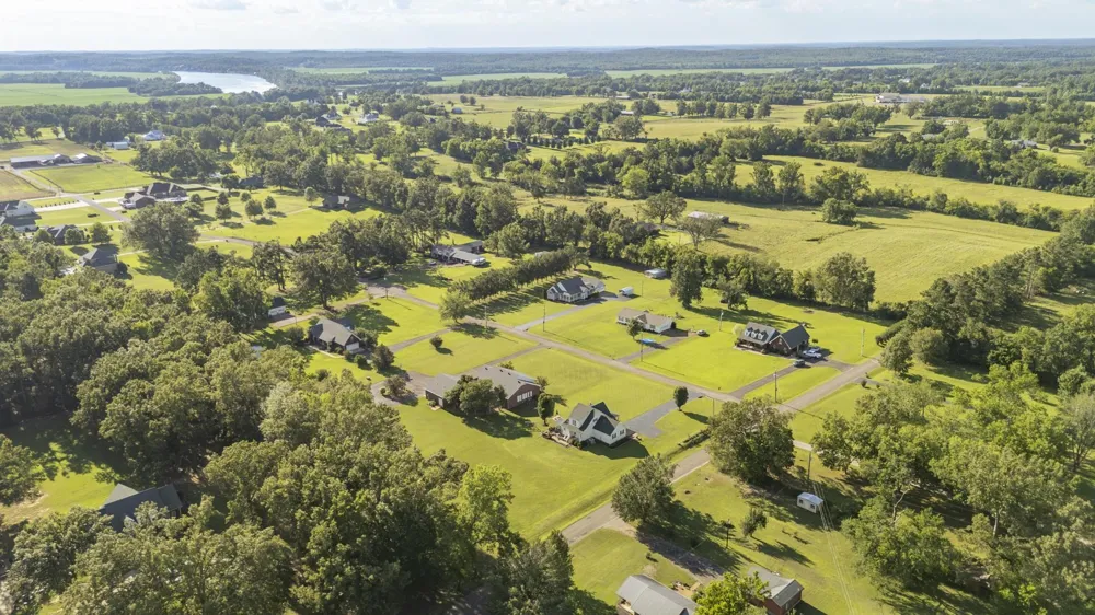 15 JH WINBORN LN Savannah, TN 38372
