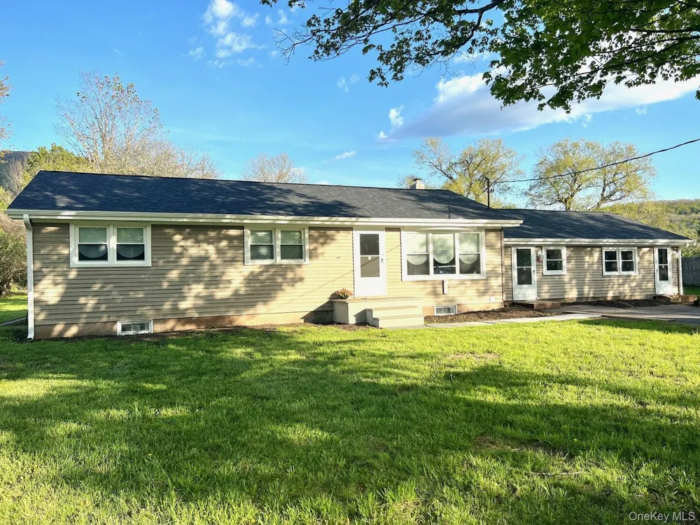 96 56 Windham, NY 12496